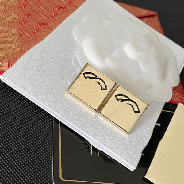 Luxury Designer C Earing Classic Letter CCitys Stud Earring For Lady Women party Jewelry Pearl Gold Earrings Woman Gift gfh544f4 S250730 Q260508