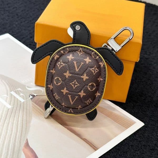 Little Turtle high quality bag hanging decoration 2024 new high-end fashion keychain accessories coin wallet
