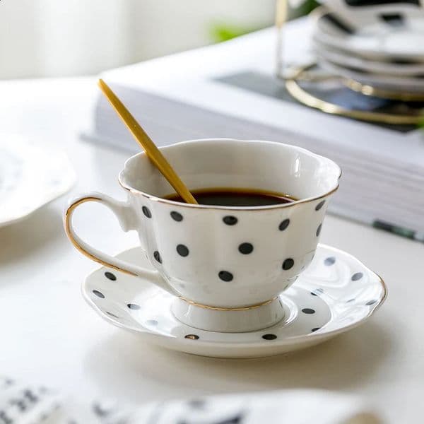 1 flower shaped coffee cup sauce set European ceramic afternoon tea set fine bone Chinese tea cup gold edged beverage 240827