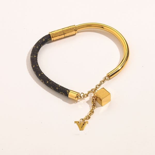 Luxury designer Leather Bracelet Stainless Steel Bangle Bangle Classic Crystal Bracelets Designer Women Jewelry Party Gift