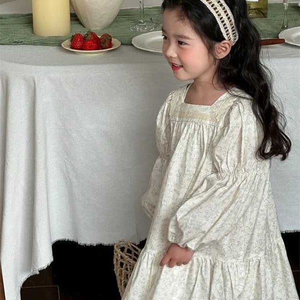 Children Clothing Girls Dress Spring 2024 New Fashionable Girls Floral Puffle-sleeve Cotton Dress Lace French Style Dress Y240829
