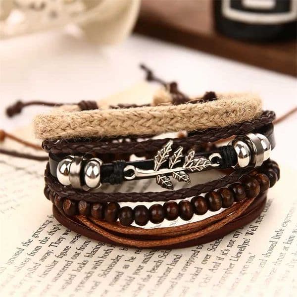IFMIA Retro Multi layer Adjustable Leaf Leather Bracelet Mens Fashion Wooden Bead Rope Weaving Bracelet Packaging Jewelry 2019 New Edition W240830