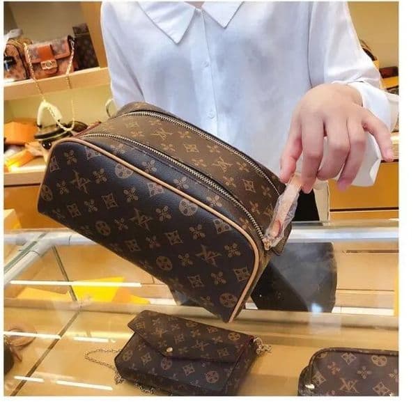 High qualitys Cosmetic Bags Cases designer Women Makeup Bag Hanging Bathroom Wash Bag Multifunctional Women Travel Toiletry Bag Luxury Brand