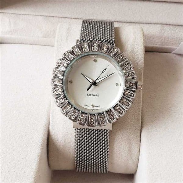 Designer's new style watch Watch Fashion Women girl crystal style Magnetic Metal steel band quartz CHA24