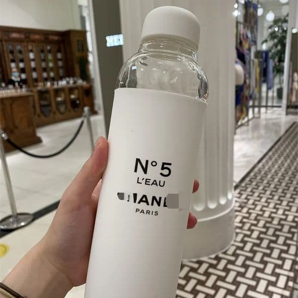 Factory N.5 Limited Edition Small Fragrance Leisure Cup White Glass No.5 Water Bottle 125