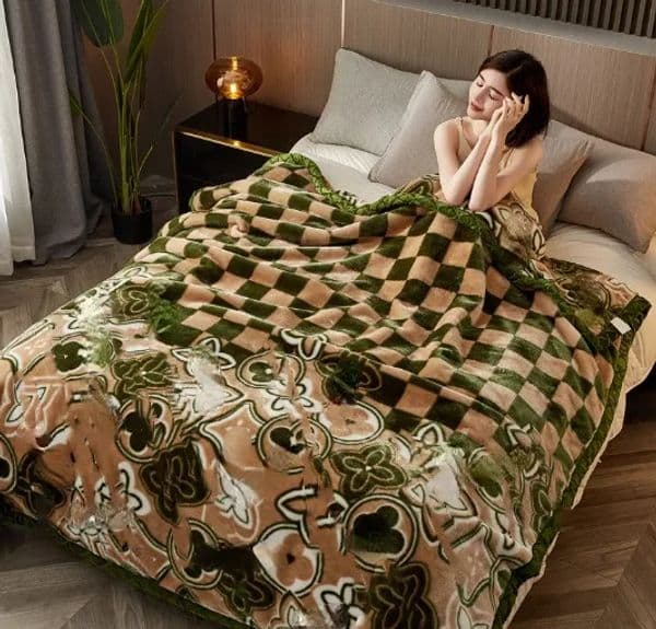 Fashion Winter Thickened Milk Velvet Blanket Bed Sheet Raschel Velvet Office Nap Blanket Coral Velvet Single Blankets
