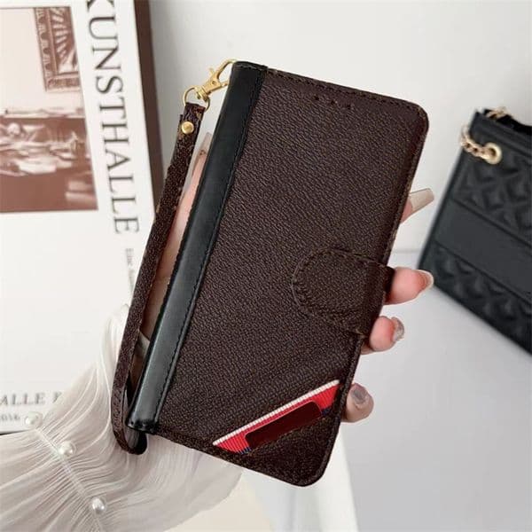 Fashion Wallet Phone cases for iphone 17 Series 16 15 14 13 12 pro max Leather 6 Card Holder Pocket Wristband Designer Cellphone Case