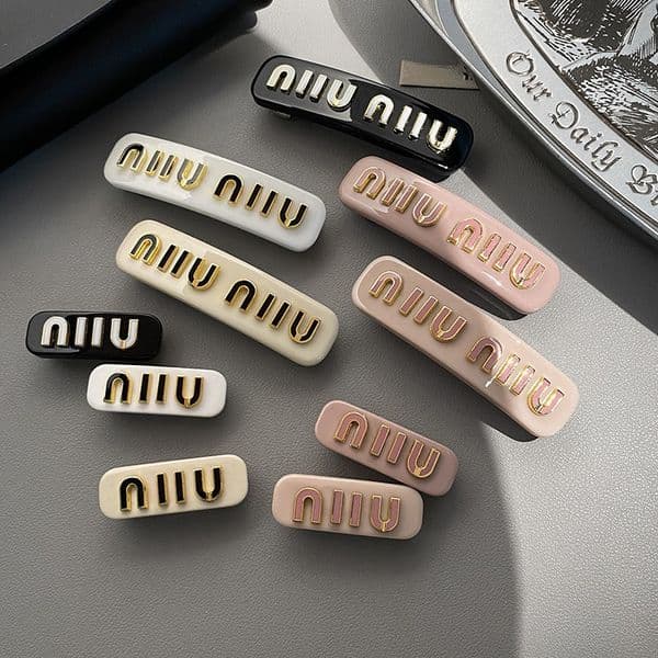 Hair Clips Barrettes Luxury Designer Letter Hair Clips Classic Charm Leather Letter Hairpins Hairclips For Girls Hair Jewelry
