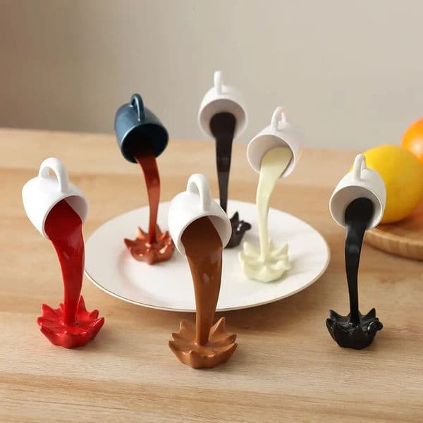 Floating Coffee Cup Mug Sculpture Kitchen Decor Spilling Magic Pouring Splash Liquid Coffee Cup Sculpture Art Home Decoration 240429