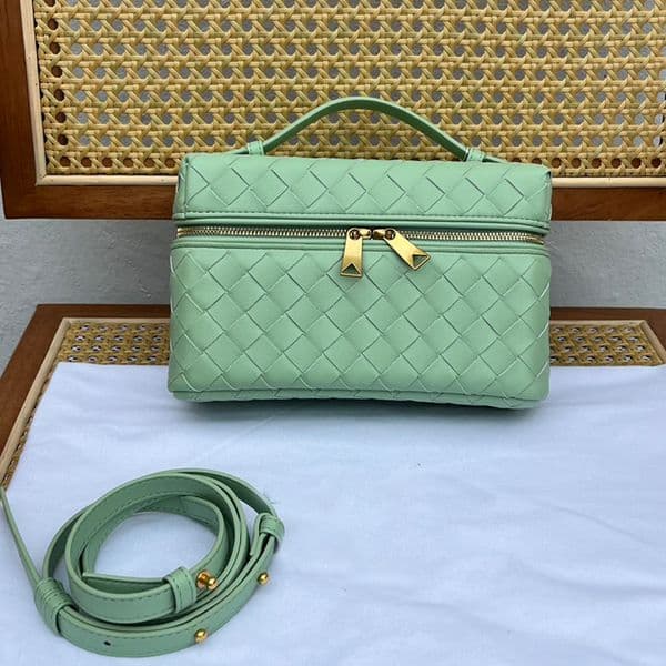 Designer's large capacity makeup classic high quality woven material single shoulder crossbody bag adjustable and detachable chain