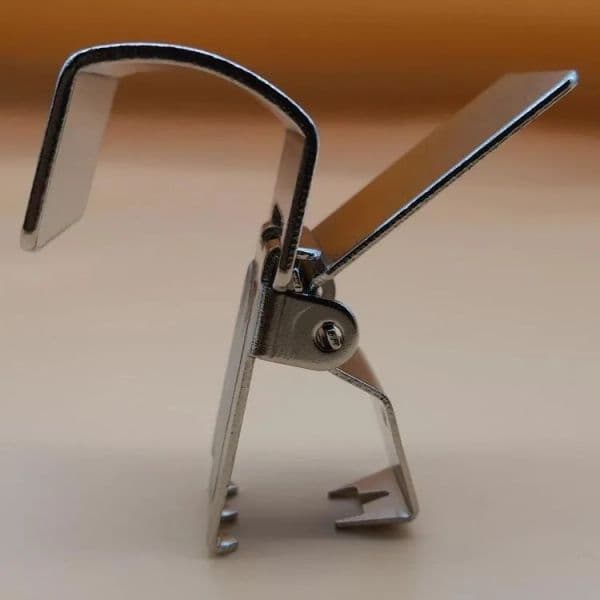 Carpet Metal Clips Tubular Hook With Clamp Rugs Secured Display Steel Grip Hanging Flat-bar Arm Racks Rug Bar Hangers S5.20
