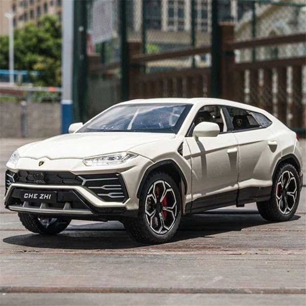 Plane Diecast Cars 1 24 URUS Bison SUV Alloy Sports Diecasts Metal Off-Road Vehicles Car Model Simulation Sound And Light Kids Toys slot car Gift Car Track
