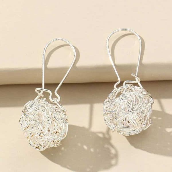 Stud Korean Style Hollow Ball Pendant Stud Earrings for Women Vintage Party Jewelry Wholesale Sweet Friend Gift Aretes Brincos