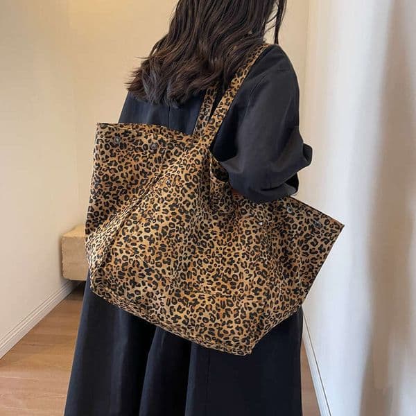 Large capacity leopard print women's new style trendy and stylish, simple shoulder bag, live streaming bag