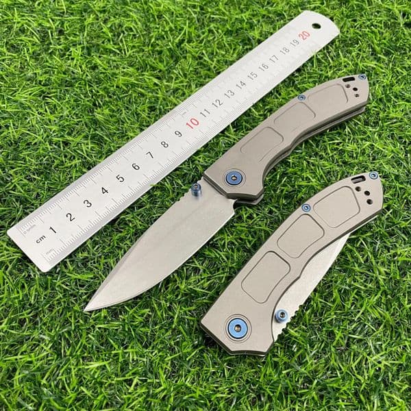 2Models 748 Narrows Folding Knife 3.14" M390 Blade, Gray Titanium Handles