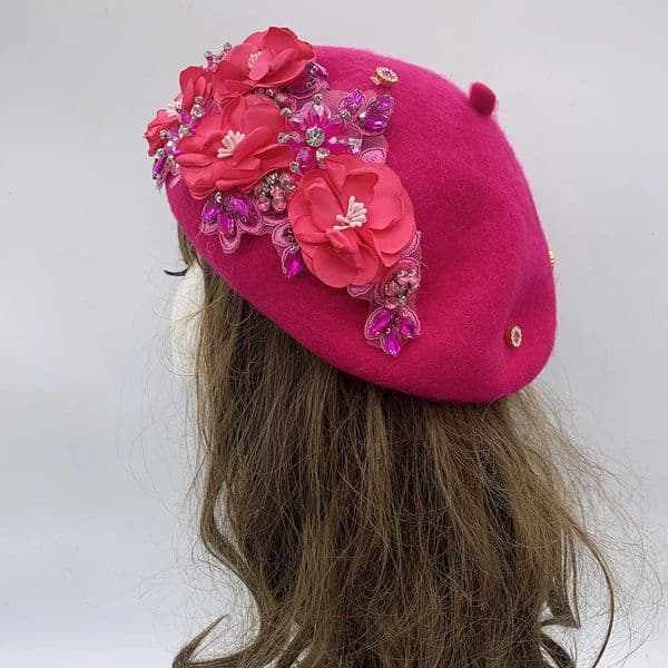 Exaggerated Painter Hat Female Winter Headpiece Winter Unique er Berets for Women Rhinestone Bouquet Turban Cap 241205