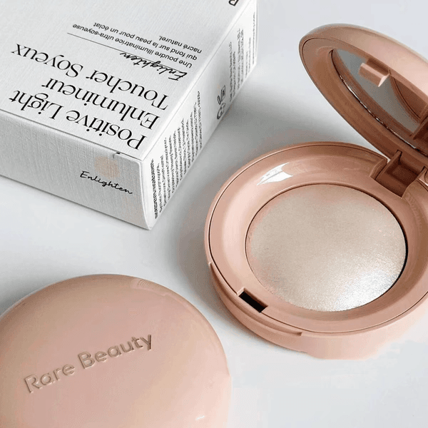 Designer Makeup Rare Beauty Powder Enlighten 2.8 G Positive Light Silky Touch Glow Highlighters luxe Face Cheek Cosmetics Good Quality Compact Powder