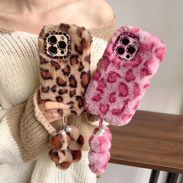 Hot Sale Luxury unique plush elegant Leopard soft fur skin puff wristband holder phone case cover suitable for iPhone 11 12 13 14 15 16 Pro Plus Max T241209