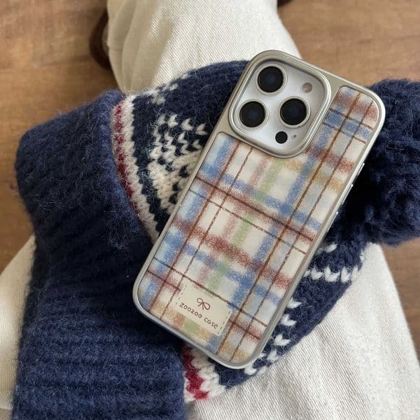Hot Sale Plush Plaid phone case is suitable for iPhone 16 16pro 16Pro Max 15 15pro 15Promax 14 14pro 14 Promax 13 13Pro 13Promax New Fashion T241209