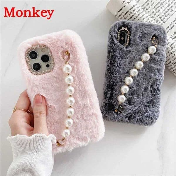 Hot Sale Luxury Pearl Bracelet Phone Case Strap Chian Strap Suitable for iPhone 16 15 Plus 14 13 Mini 12 11 Pro X XS Max XR Plush Fur Cover T241209