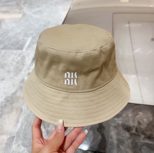Designer Bucket Hat Mens and Womens Solid Color Four Seasons Embroidered Fishermans Hat European and American Fashion Item J260415