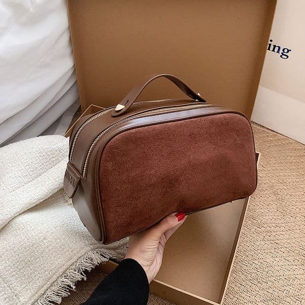 Traveg women's portable, simple and high-end makeup with large capacity zipper veet fabric splicing for toiletries, mother bag
