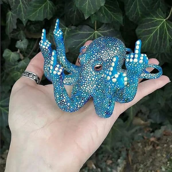 Garden Statue Ornaments Octopus Miniature with Luminous Office Tabletop Bar Decorative Sculpture Fun Collectibles Gift 241212
