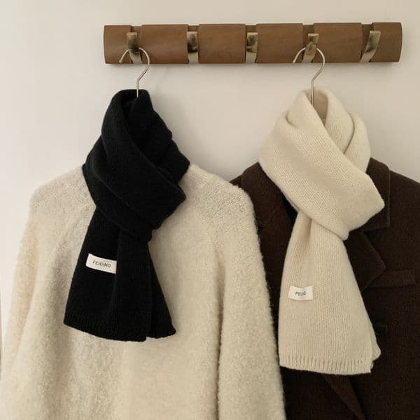 1-744 Couples' Thick Wool Scarf - Versatile Flat Knit Design for Warmth