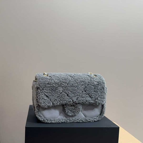 Lamb Wool Shoulder Bags Small Designer Purses Women Cute Square Crossbody Bags Winter Luxury Handbags Chain Hobo Wallet 241220
