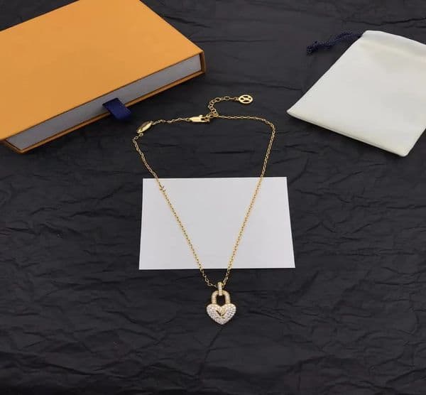 New luxury design necklace 18K gold-plated stainless steel fashionable womens necklace pendant wedding jewelry accessories Q260509