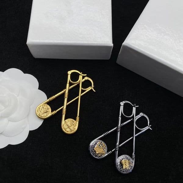 Luxury designer fashion Pins earrings women's brass brass material high quality gift jewelry with box
