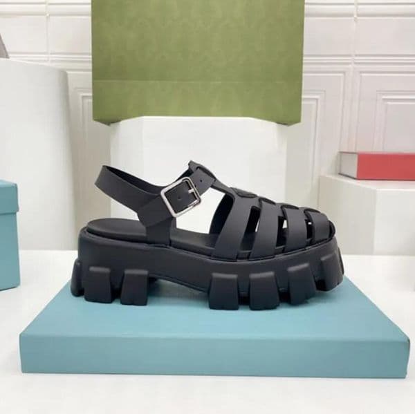 Designer Foam Rubber Sandals Luxury Unique Slipper Summer Beach Party Ladies Slides
