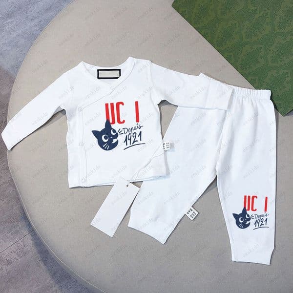 New Born Baby Clothes Designer 100% Cotton Kids Sweatshirts Pants Sets Children Long Sleeves Newborn Babies Clothing Boys Girls Luxury Pajamas CXD240747F6