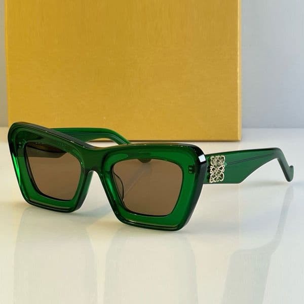 Retro Beveled Cateye sunglasses LW40148 Designer acetate sunglasses for Men UV400 Protective Sunglasses Ladies casual sunglasses with gold logo on the leg