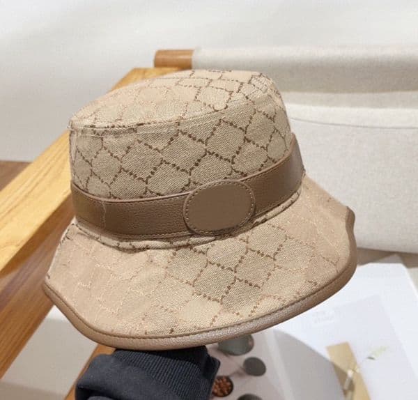 Luxury Designer Bucket Hat Letter Two Tone Metal Cowhide Printed Stitching Wide Brim Hats Men's and Women's Portable Sun Hat Pure Goodness