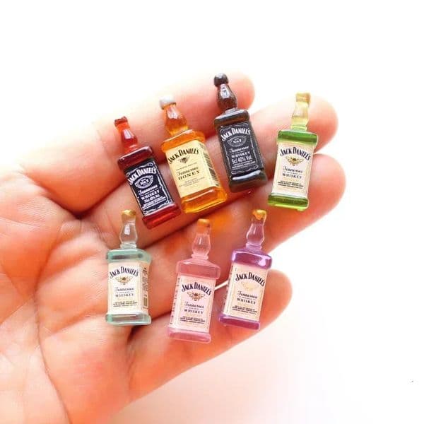 10pcs Mini Alcohol Drink Bottle Simulation Beverages DIY Home Decor Miniatures Fairy Garden Ornament Dollhouse Decor Accessories 240704