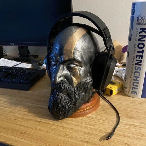 Gods Of Wars Kratos Head Statue Headphone Bracket Headset Rack Holder Support Ornament Figure Stand Decor 240711