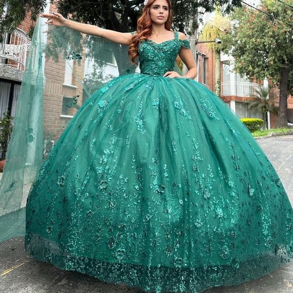Emerald Green Ball Gown Quinceanera With Cape 3D wer Corset Lace Appliques Beaded Sweet 16 Dress Court Train Vestidos De 15 Anos