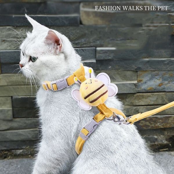 Cat Harness Leash Collar Set Adjustable Cartoon Bee Double Layer Dog Harness for Small Medium Pet Collar Leash Outdoor Walking 240724