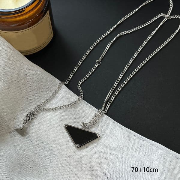 Prarda necklace designer high quality aaaaa triangle logo jewelry Classic Pendant Black White Luxury Style Charm Women Stainless Steel pradliness Long Chain 1d3