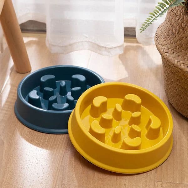 Round Dog Slow Feeder Bowl Plastic Puppy Eating Dish Antigulping Food Plate Pet Cat with Anti Slip Bottom 240724