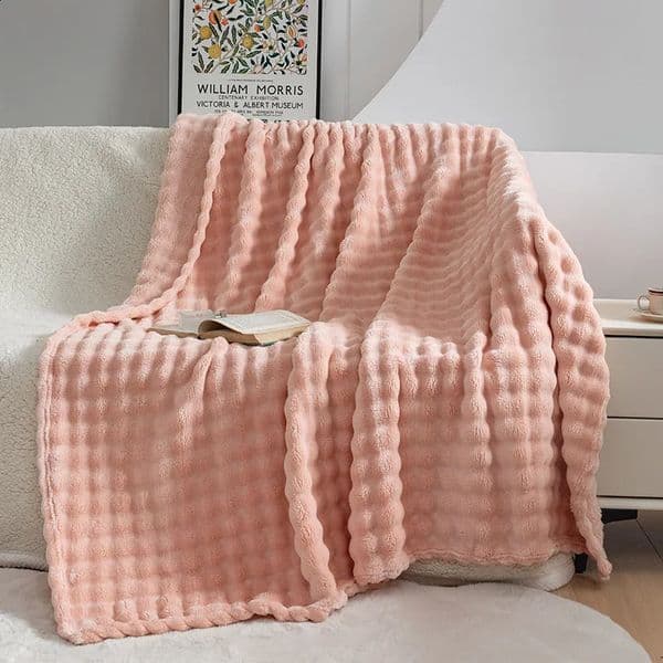 Summer High Weight Flannel Blanket Air Conditioning Sofa Cover Blanket Casual Coral Velvet Small Blanket 240726