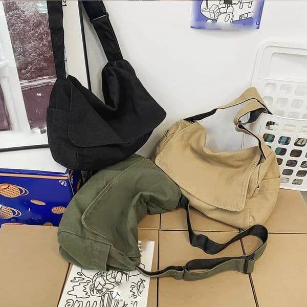 Retro casual wash canvas cross body bag with universal zipper suitable for both men and women large capacity single shoulder messenger 240729