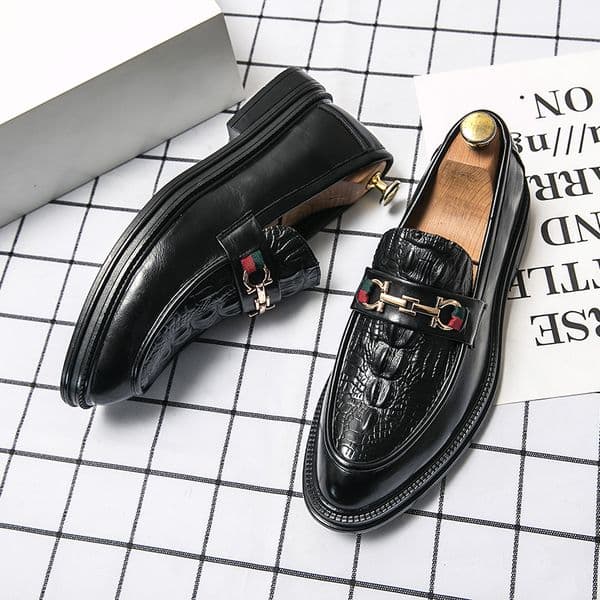 Men's Dress Formal Designer Comfortable Emed Leather Wedding Italian Male Casual Business Shoes for Men Loafers