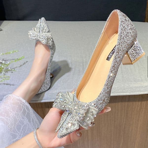 Shiny Crystal Bowknot Women 2023 New Thick Heels Rhie Wedding Party Shoes Woman Gold Sier Sequin Pointed Toe Pumps