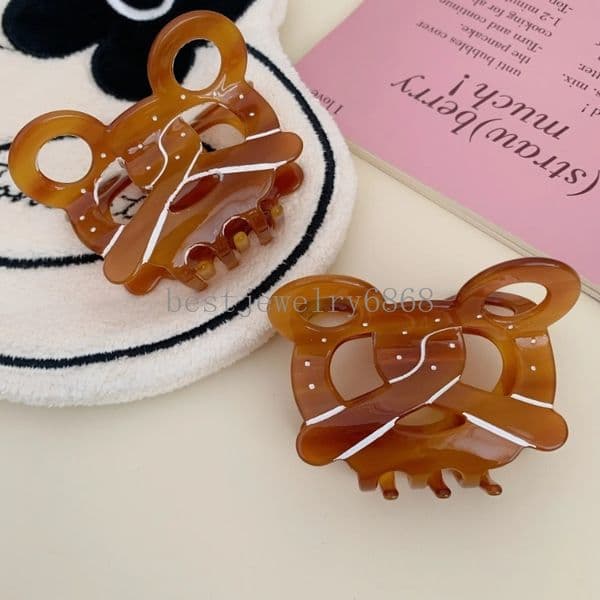 Creative Cute Biscuit Hair Clip Retro Doughnut Shark Claw Clip for Women Hair Accessories Girls Crab Hair Clip Headwear