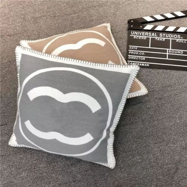 Designer Decorative Fashion Square Cushion Sofa s Letter Printed Home Textiles case With Inner Cushions dh88 Y260525