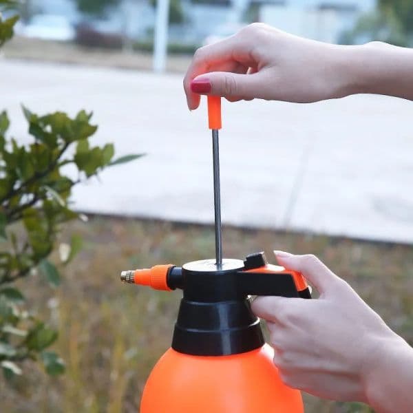 1.5L 2L Handheld Air Pressure Sprayer Sterilized Thickened Sprayer Gardening Sprayer Gardening Potted Plants Watering Spray Pot