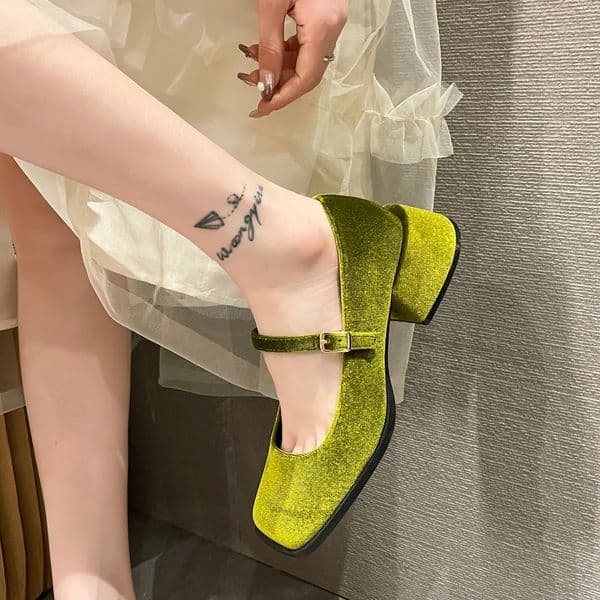 Mary Janes Shoes Female Golden Velvet Square Toe College Style Casual Pumps Fashion Shallow Buckle Shoes High Heel Shoes 240321