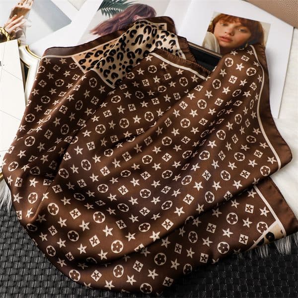 Scarves 70cm Simple Presbyopia Printing Floral imitate Silk Scarf Headband for Women Girls Fashion Long Handle Bag Scarves Paris Shoulder Tote Luggage Ribbon AA
